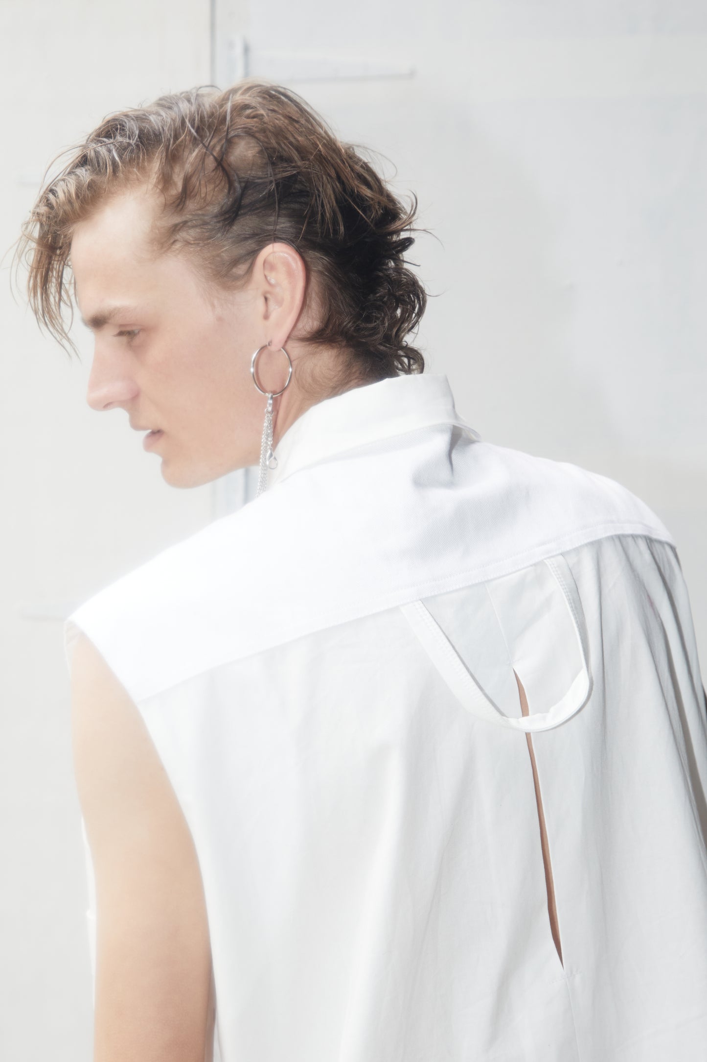 SLEEVELESS SHIRT IST01