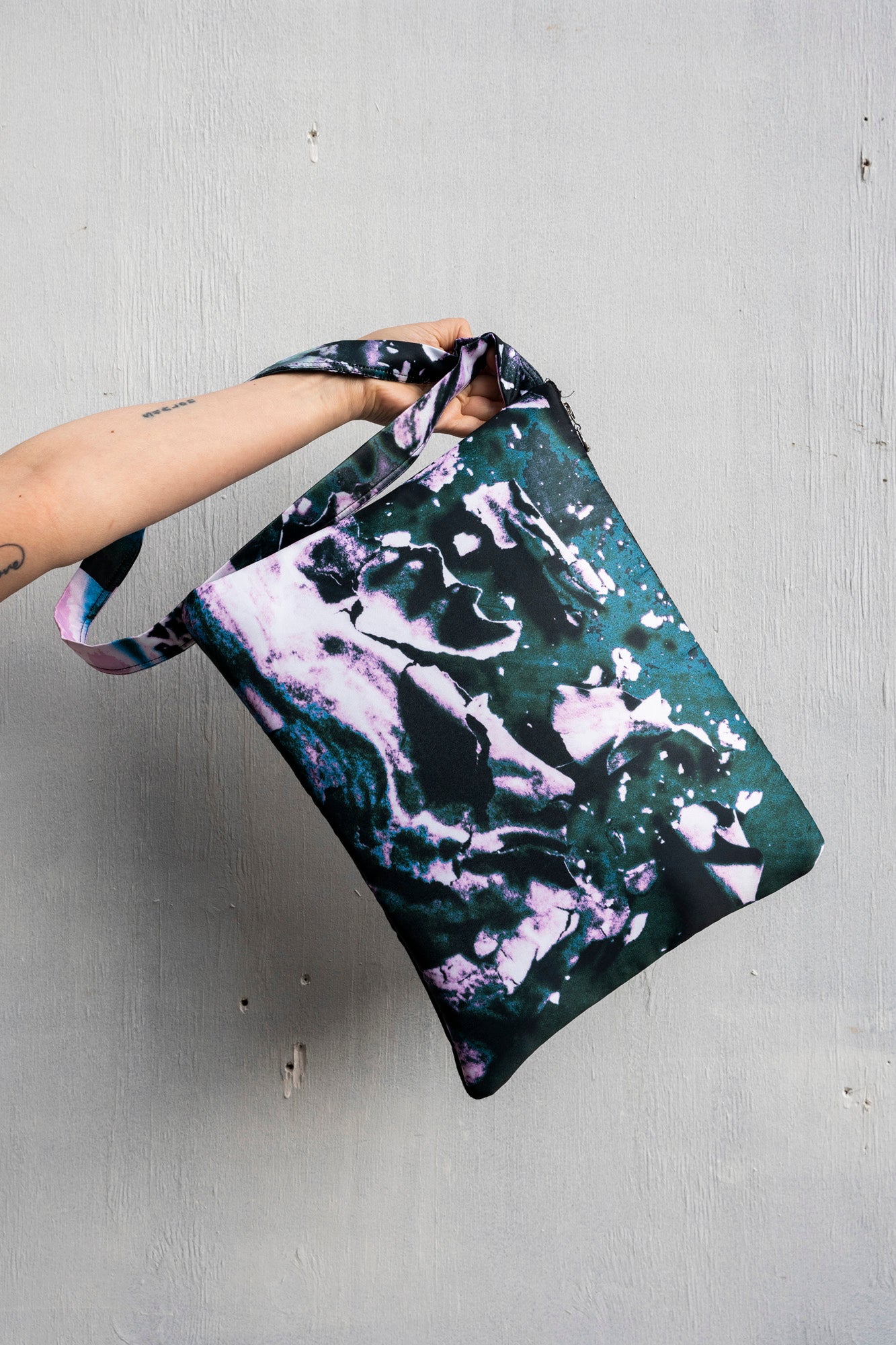 PRINTED CLUTCH/ PUFFY IPAD SLEEVE CASE